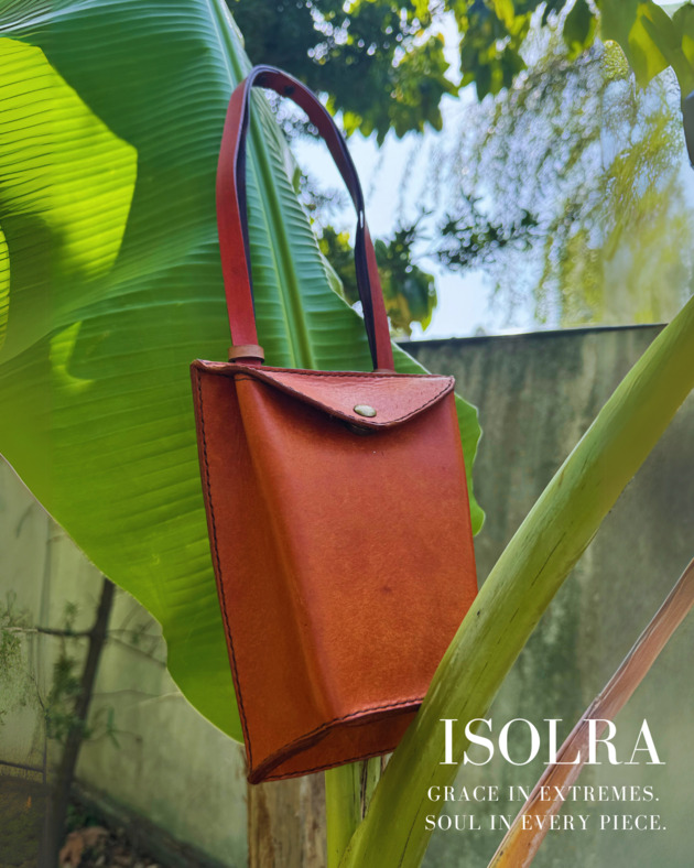 Dune Arc, leather bag, accessories, vegetable tanned leather